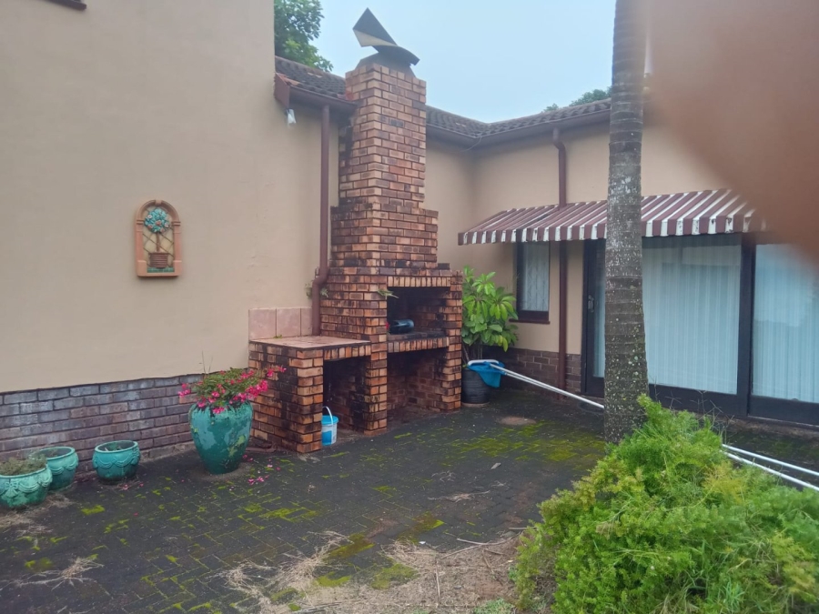 5 Bedroom Property for Sale in Margate KwaZulu-Natal