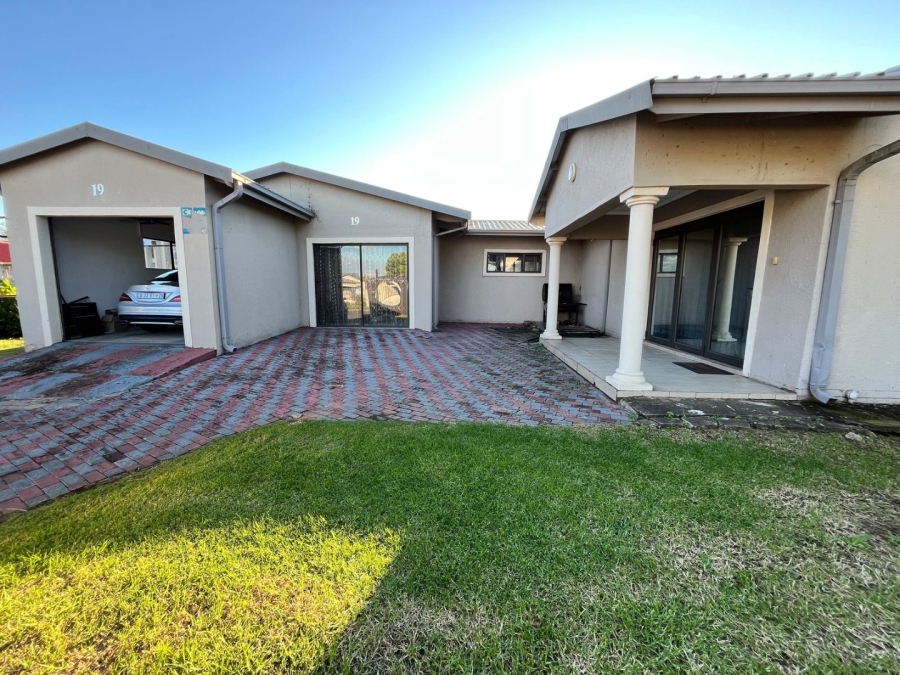 5 Bedroom Property for Sale in Barry Hertzog Park KwaZulu-Natal