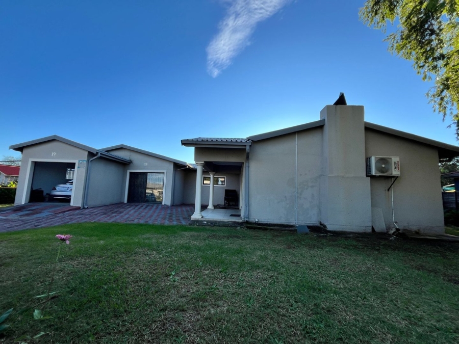 5 Bedroom Property for Sale in Barry Hertzog Park KwaZulu-Natal