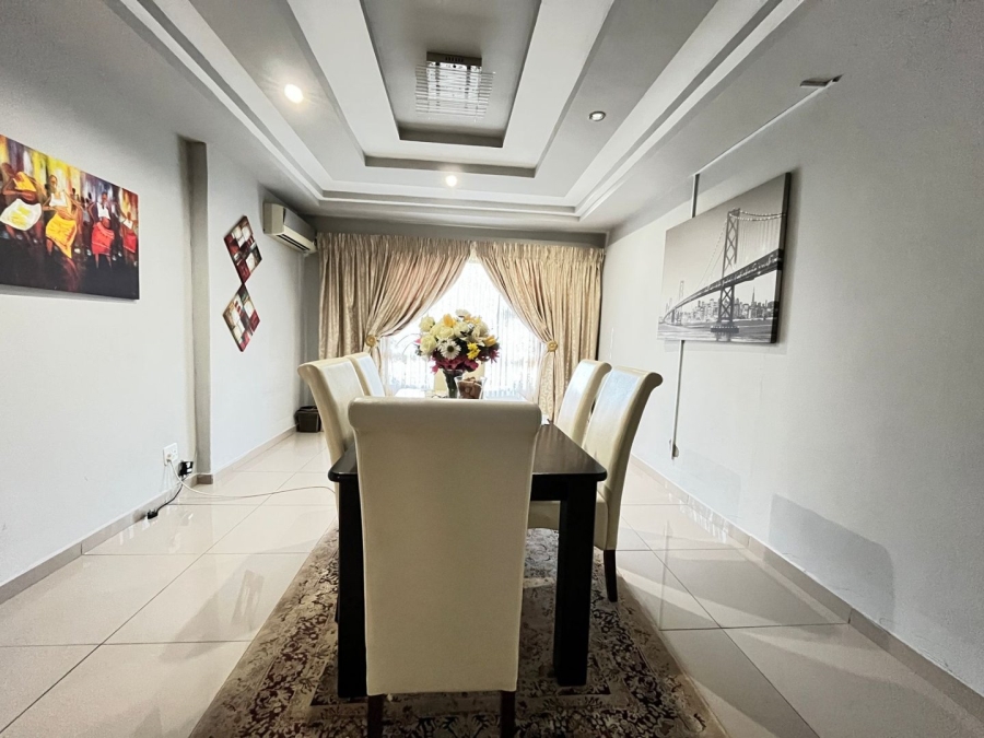 5 Bedroom Property for Sale in Barry Hertzog Park KwaZulu-Natal
