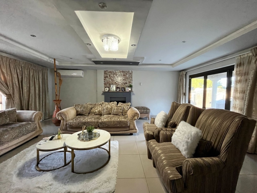 5 Bedroom Property for Sale in Barry Hertzog Park KwaZulu-Natal