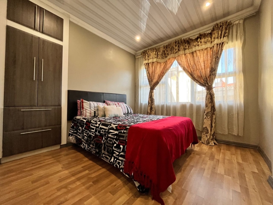 5 Bedroom Property for Sale in Barry Hertzog Park KwaZulu-Natal