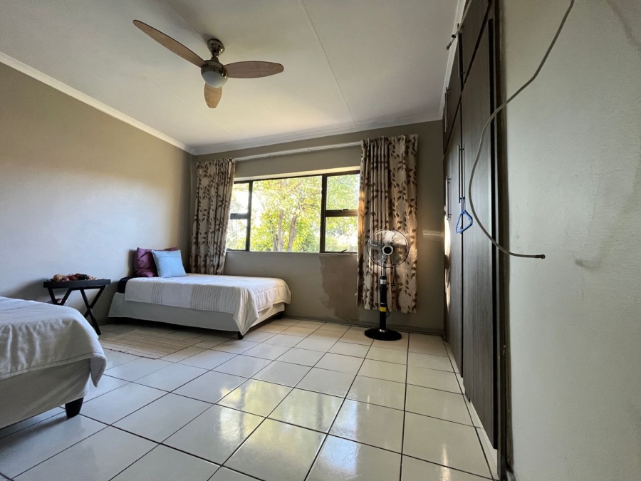 5 Bedroom Property for Sale in Barry Hertzog Park KwaZulu-Natal