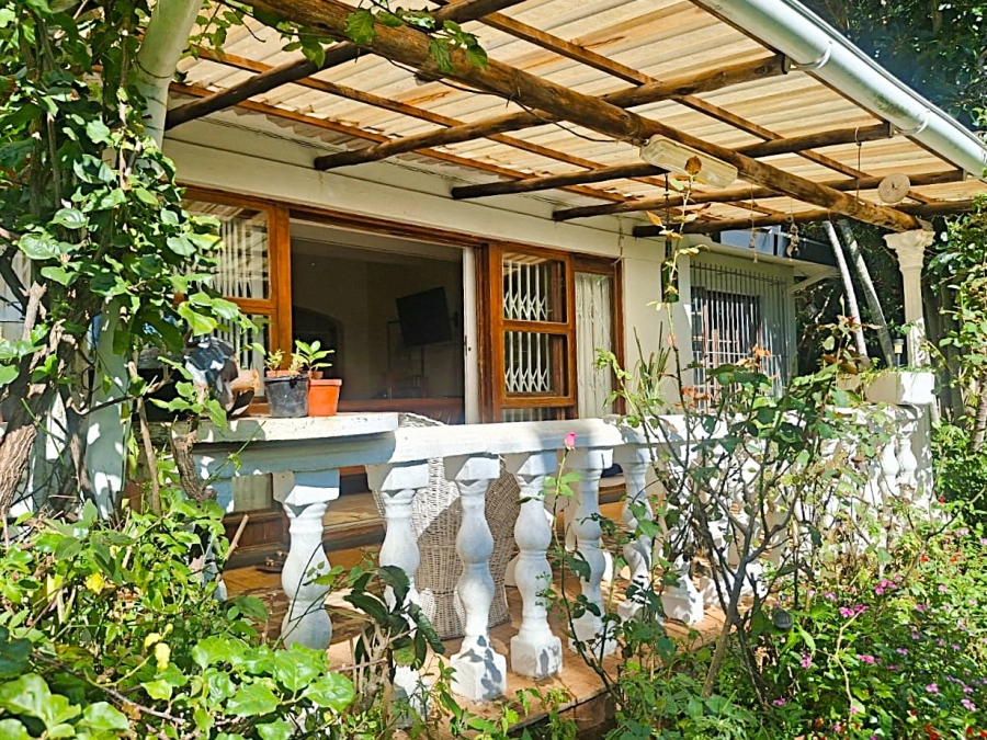 6 Bedroom Property for Sale in Uvongo KwaZulu-Natal