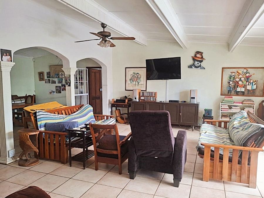 6 Bedroom Property for Sale in Uvongo KwaZulu-Natal