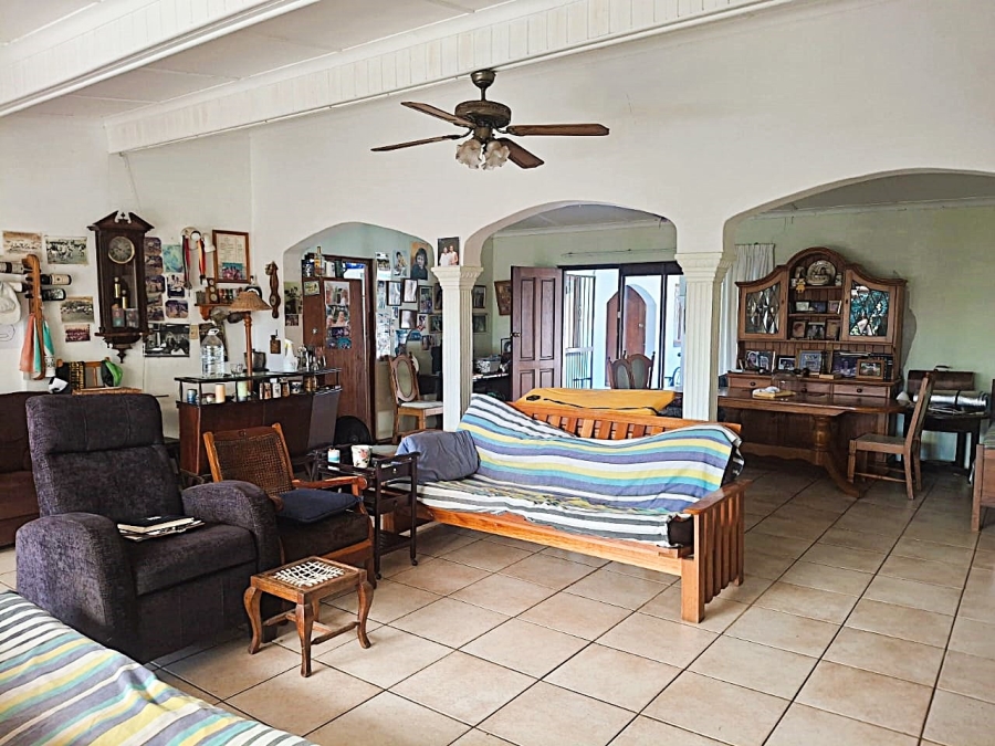 6 Bedroom Property for Sale in Uvongo KwaZulu-Natal