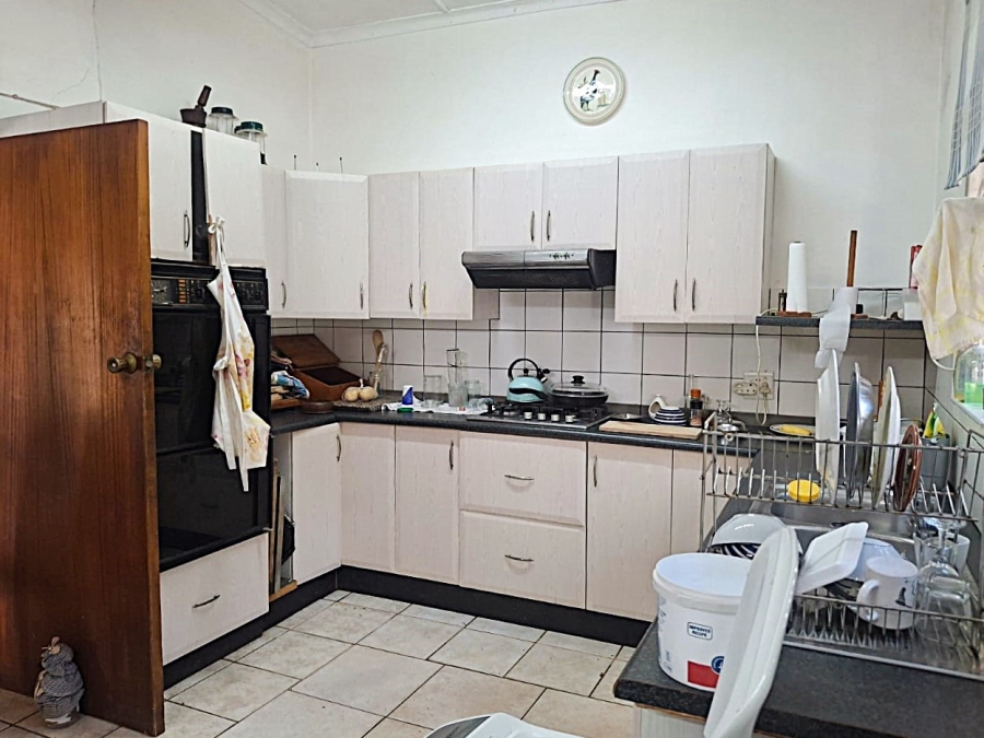 6 Bedroom Property for Sale in Uvongo KwaZulu-Natal
