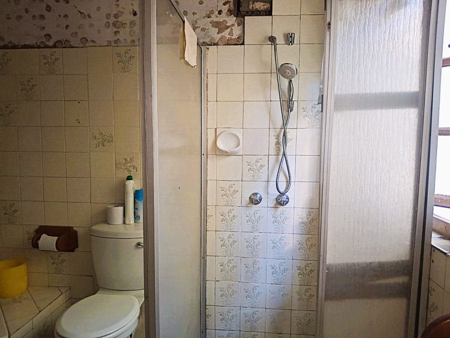 6 Bedroom Property for Sale in Uvongo KwaZulu-Natal
