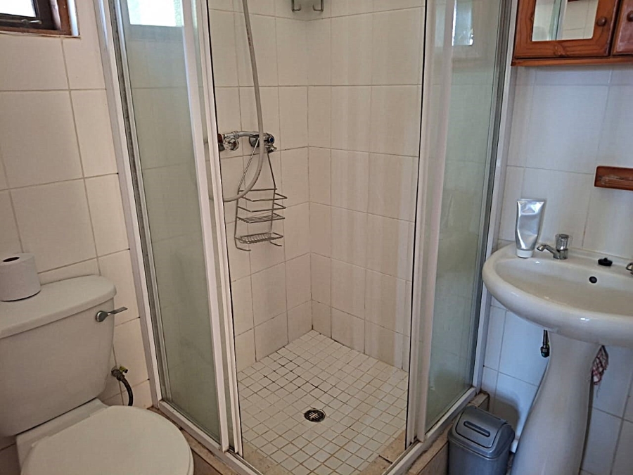 6 Bedroom Property for Sale in Uvongo KwaZulu-Natal