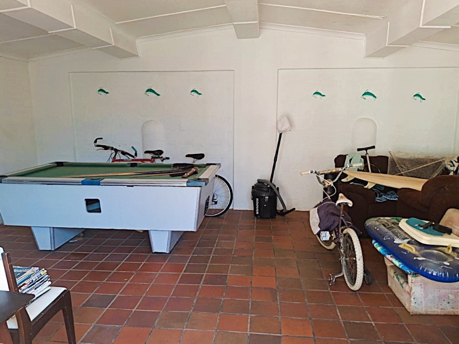 6 Bedroom Property for Sale in Uvongo KwaZulu-Natal