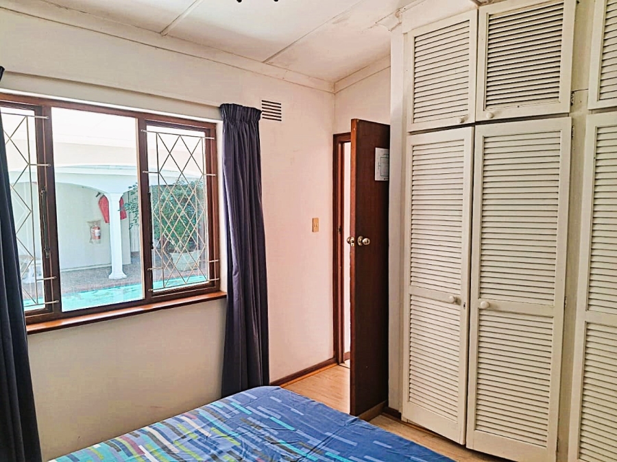 6 Bedroom Property for Sale in Uvongo KwaZulu-Natal