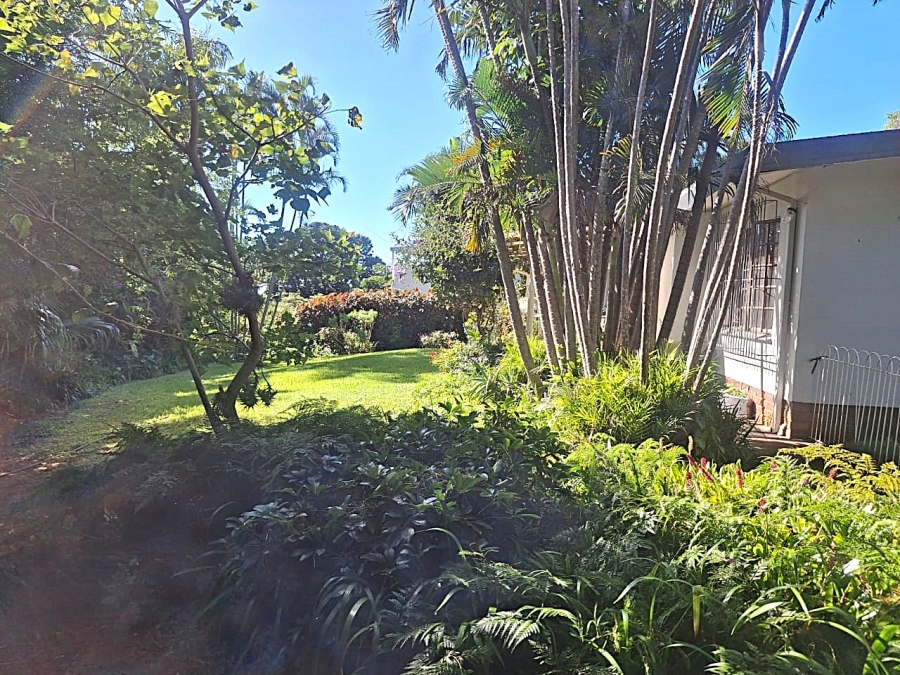 6 Bedroom Property for Sale in Uvongo KwaZulu-Natal