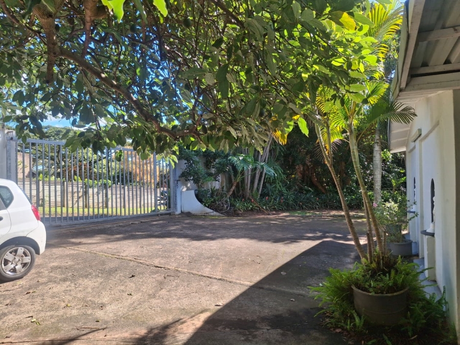 6 Bedroom Property for Sale in Uvongo KwaZulu-Natal