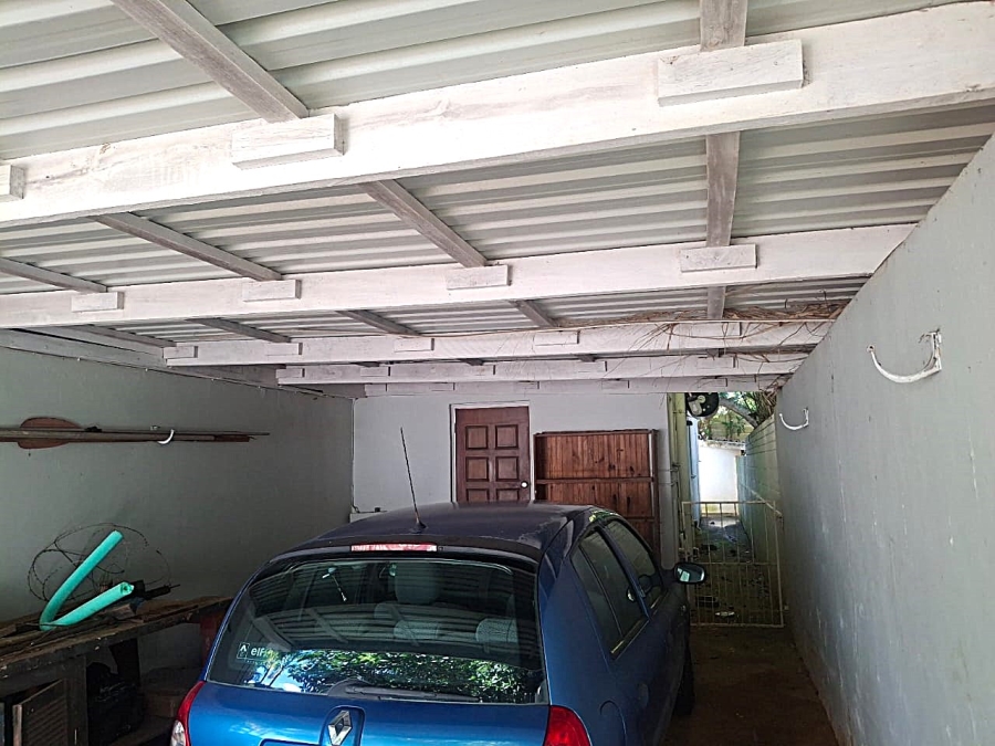 6 Bedroom Property for Sale in Uvongo KwaZulu-Natal