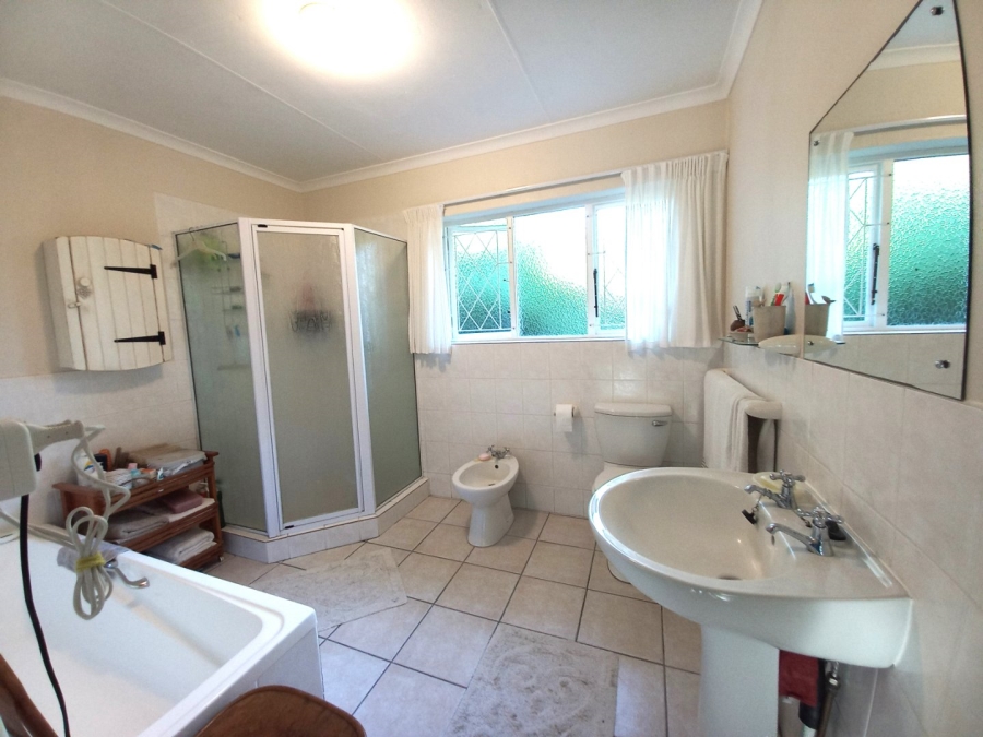 3 Bedroom Property for Sale in Uvongo KwaZulu-Natal