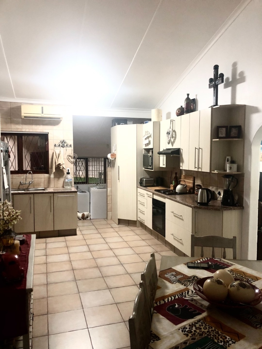 4 Bedroom Property for Sale in Umtentweni KwaZulu-Natal
