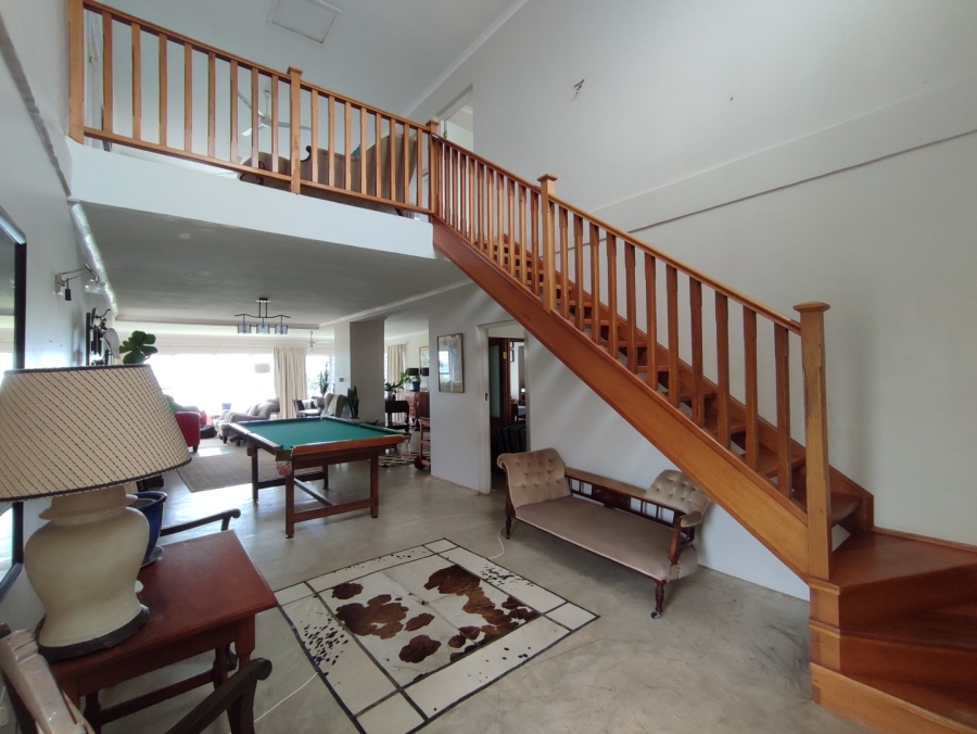 5 Bedroom Property for Sale in Umtentweni KwaZulu-Natal