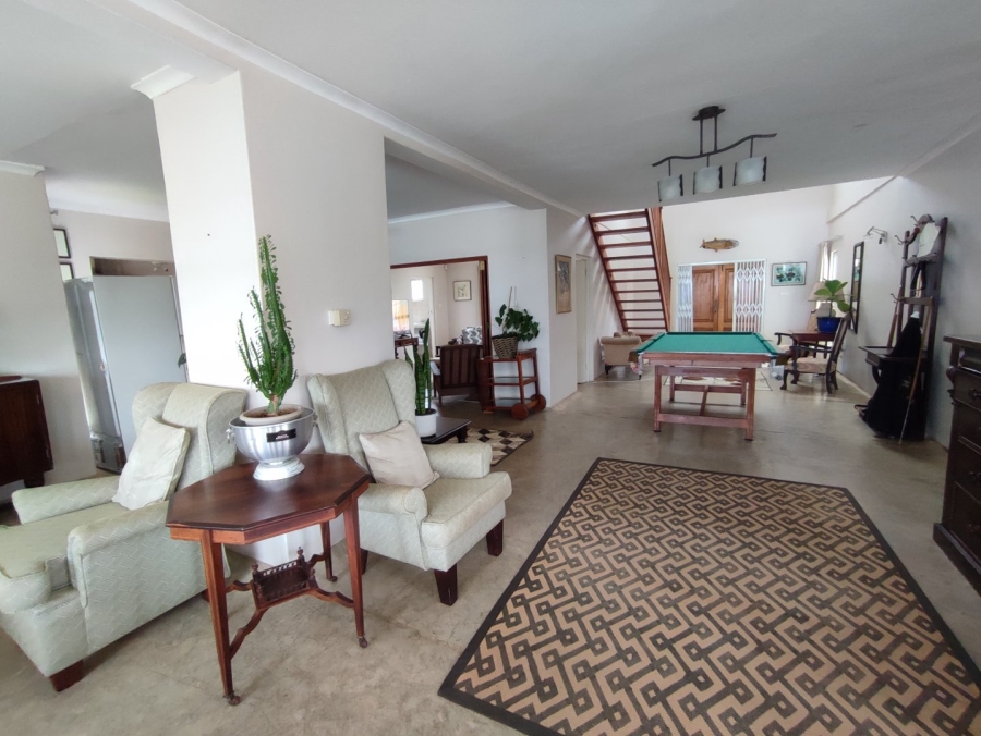 5 Bedroom Property for Sale in Umtentweni KwaZulu-Natal