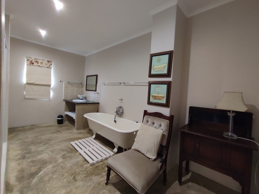5 Bedroom Property for Sale in Umtentweni KwaZulu-Natal