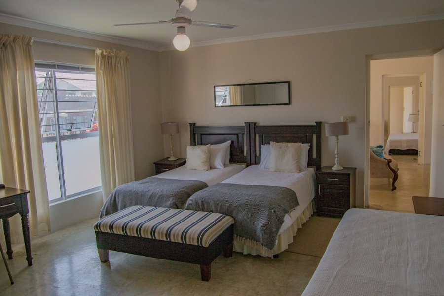 5 Bedroom Property for Sale in Umtentweni KwaZulu-Natal