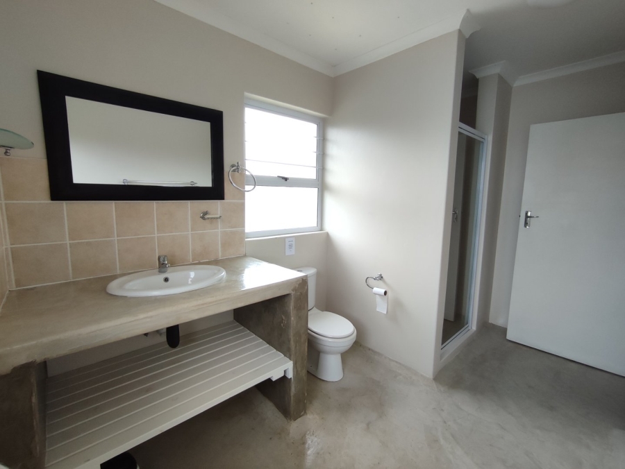 5 Bedroom Property for Sale in Umtentweni KwaZulu-Natal