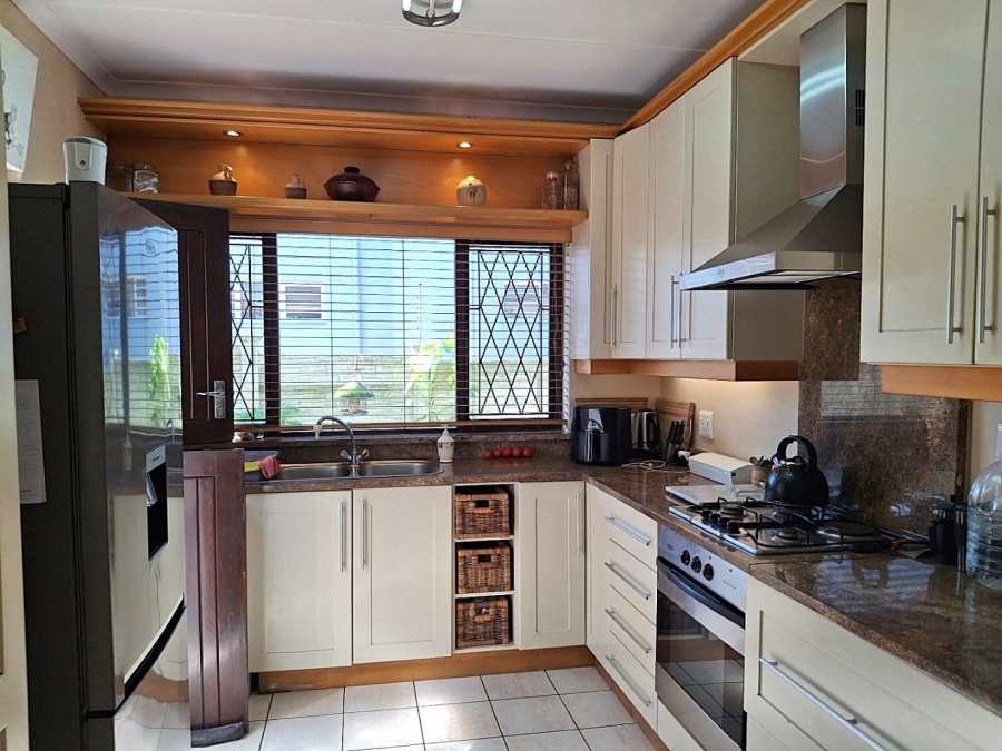4 Bedroom Property for Sale in Uvongo KwaZulu-Natal