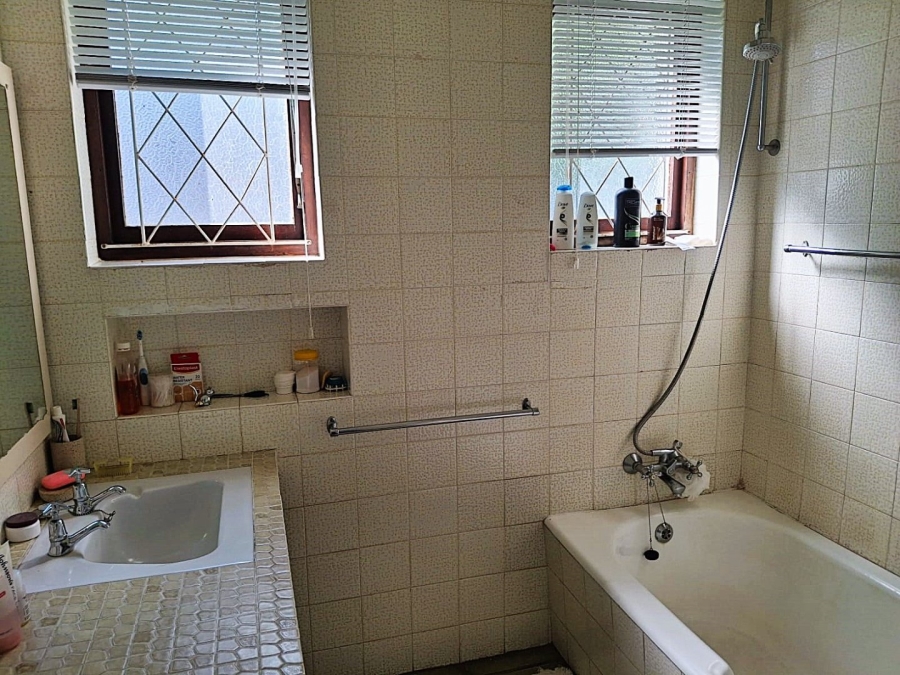4 Bedroom Property for Sale in Uvongo KwaZulu-Natal
