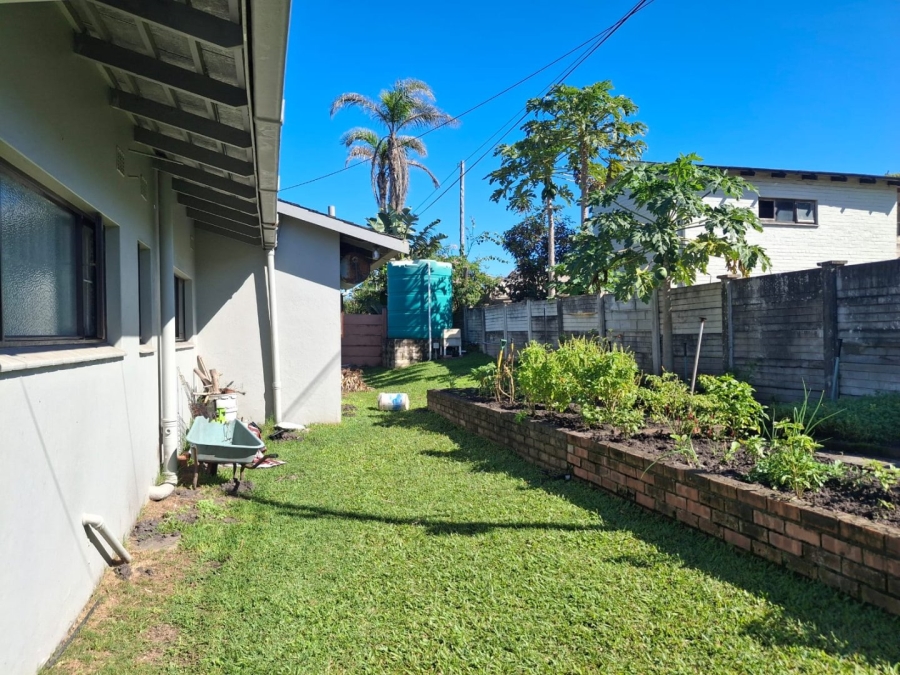 4 Bedroom Property for Sale in Uvongo KwaZulu-Natal