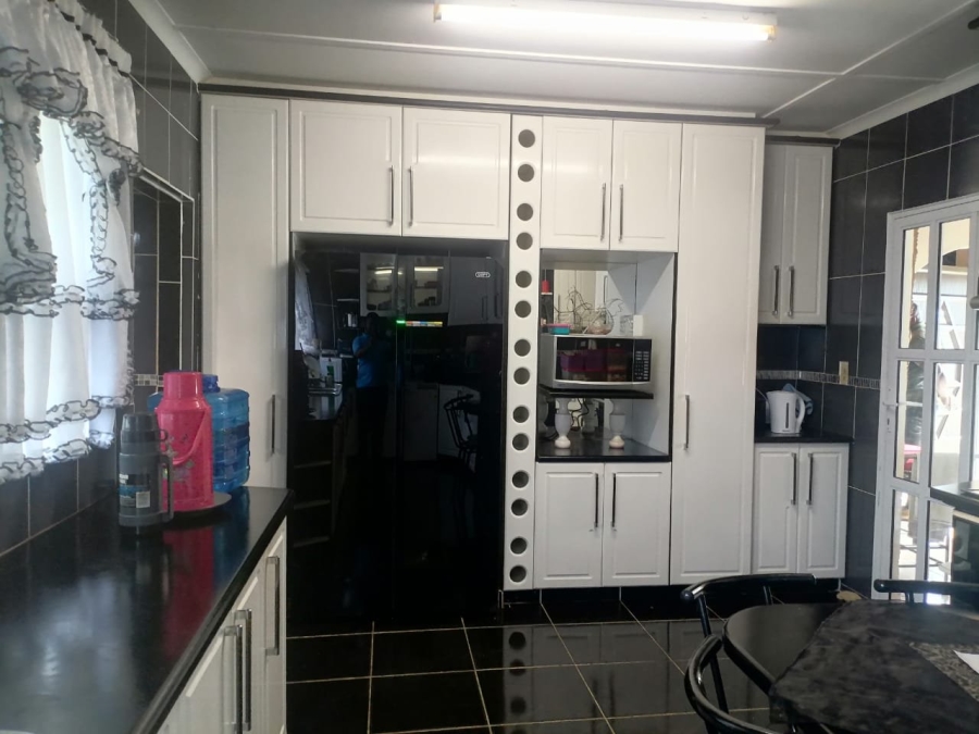  Bedroom Property for Sale in Esikhawini KwaZulu-Natal