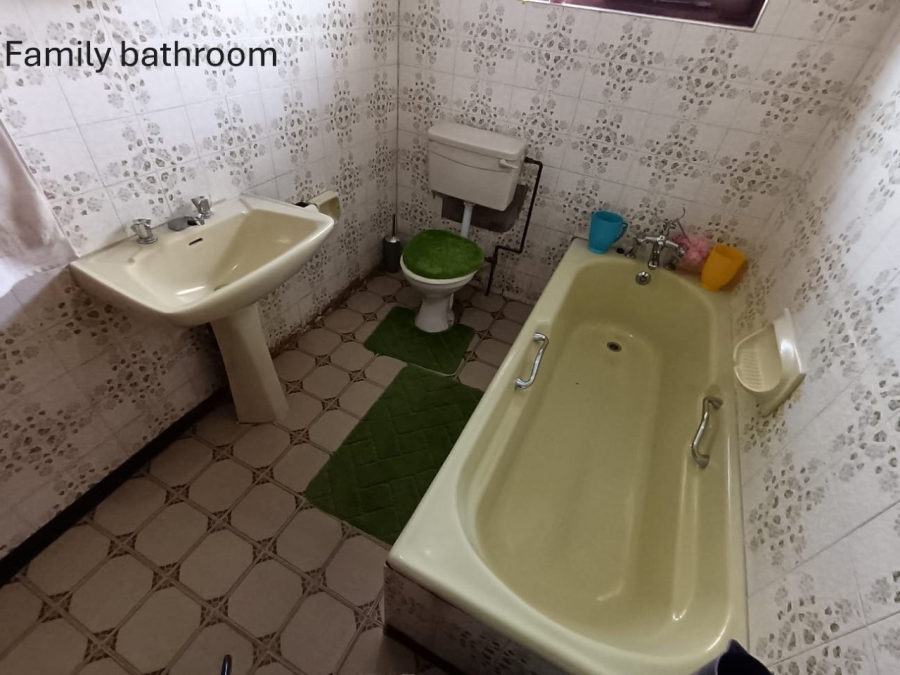5 Bedroom Property for Sale in Asoka Heights KwaZulu-Natal