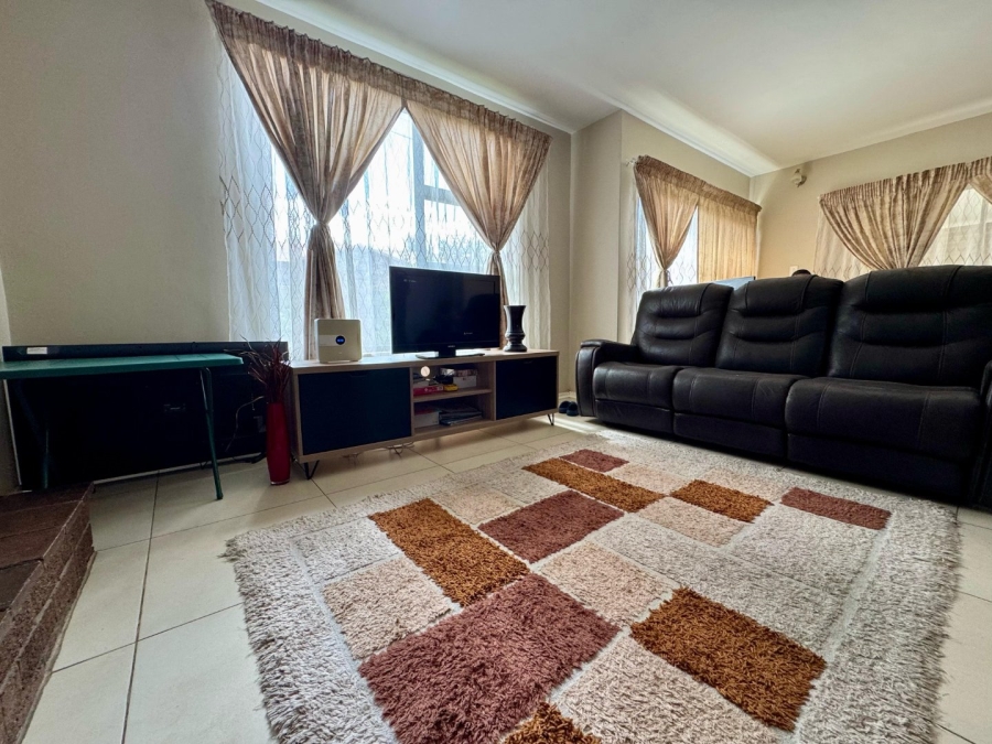 To Let 3 Bedroom Property for Rent in Huttenheights KwaZulu-Natal