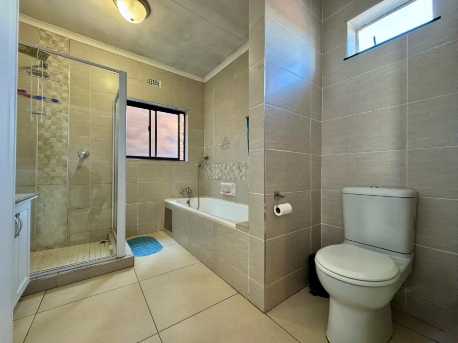 To Let 3 Bedroom Property for Rent in Huttenheights KwaZulu-Natal