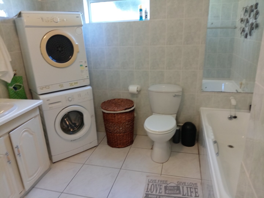 5 Bedroom Property for Sale in Ramsgate KwaZulu-Natal