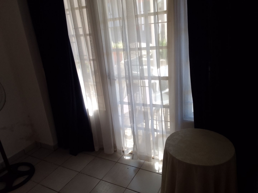 2 Bedroom Property for Sale in Uvongo KwaZulu-Natal