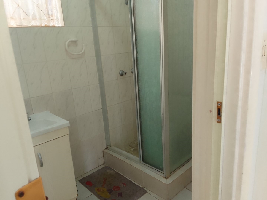 2 Bedroom Property for Sale in Uvongo KwaZulu-Natal