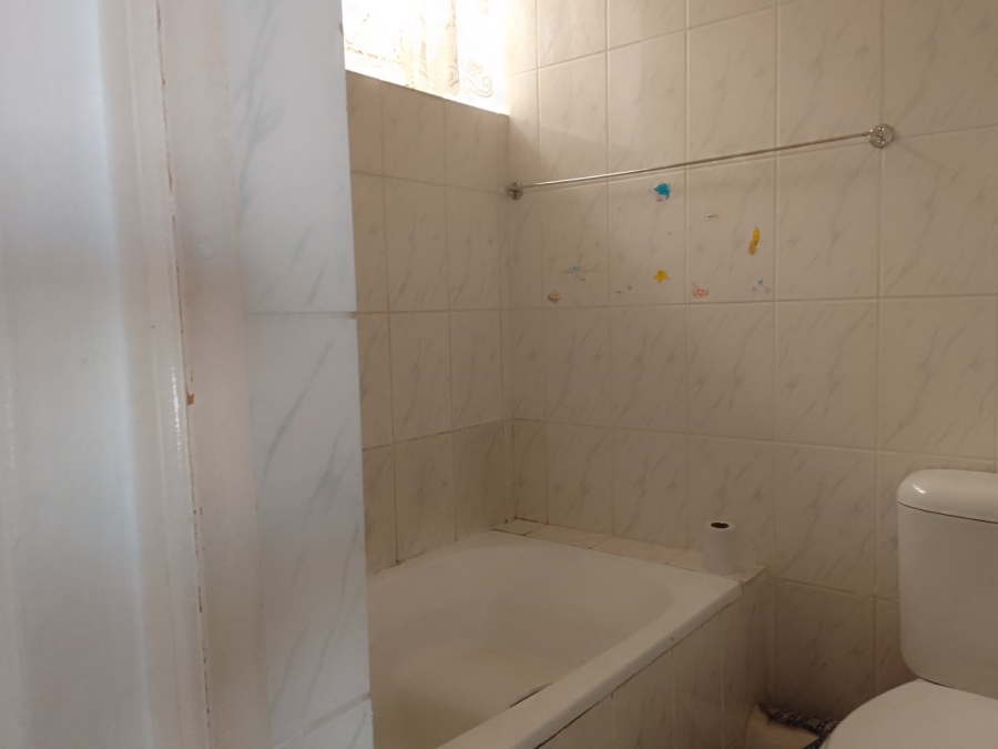 2 Bedroom Property for Sale in Uvongo KwaZulu-Natal
