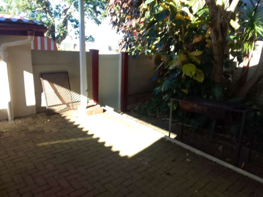 2 Bedroom Property for Sale in Uvongo KwaZulu-Natal