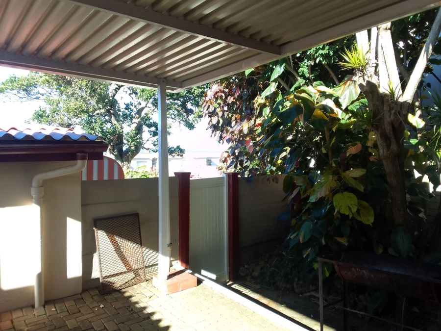 2 Bedroom Property for Sale in Uvongo KwaZulu-Natal