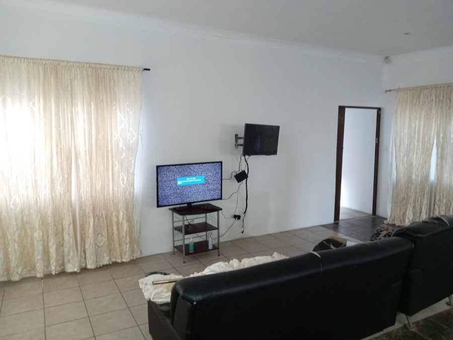 3 Bedroom Property for Sale in Umtentweni KwaZulu-Natal