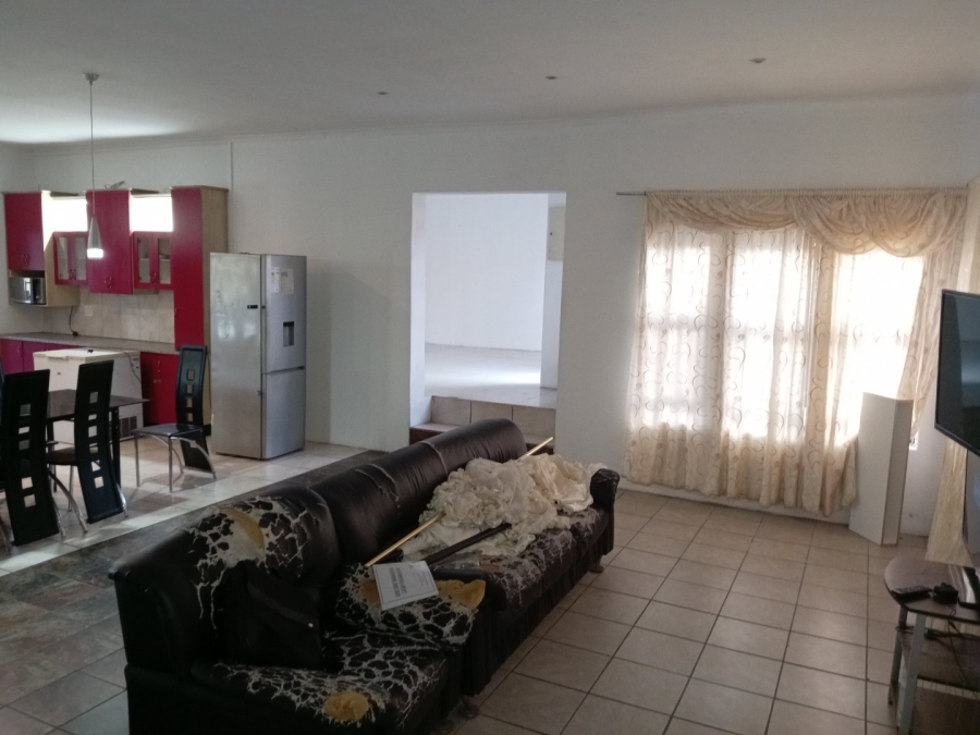 3 Bedroom Property for Sale in Umtentweni KwaZulu-Natal