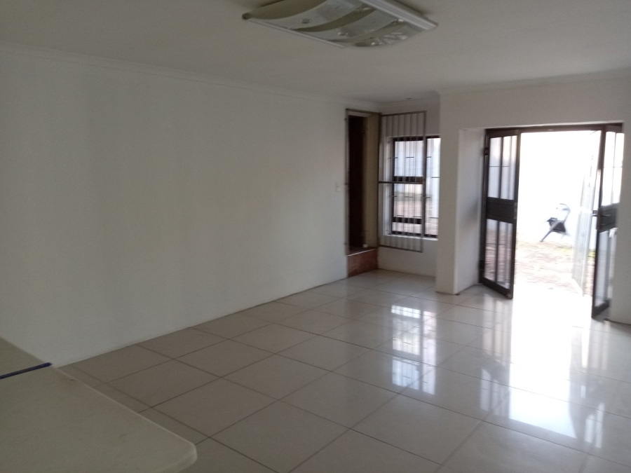 3 Bedroom Property for Sale in Umtentweni KwaZulu-Natal