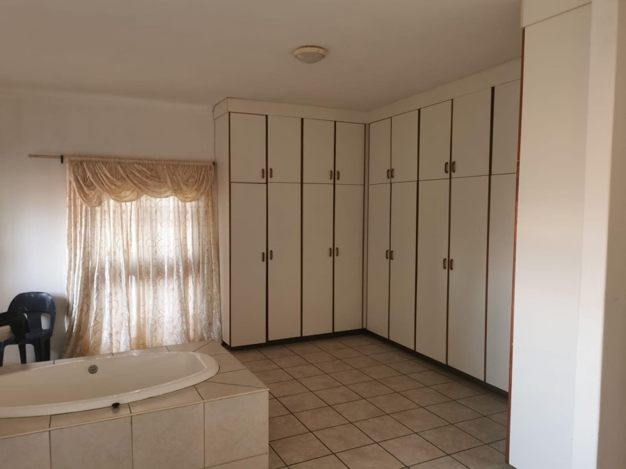 3 Bedroom Property for Sale in Umtentweni KwaZulu-Natal