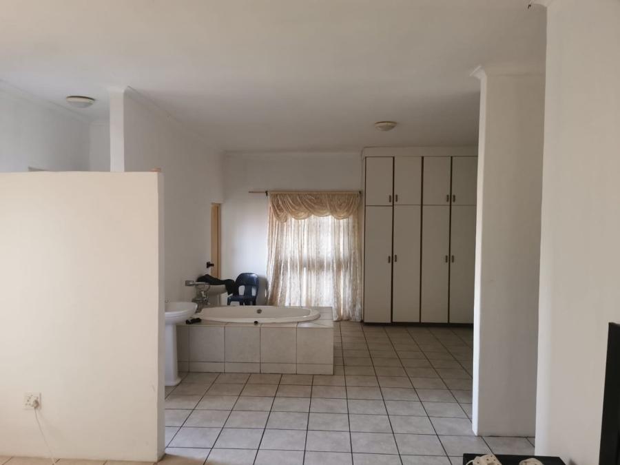 3 Bedroom Property for Sale in Umtentweni KwaZulu-Natal