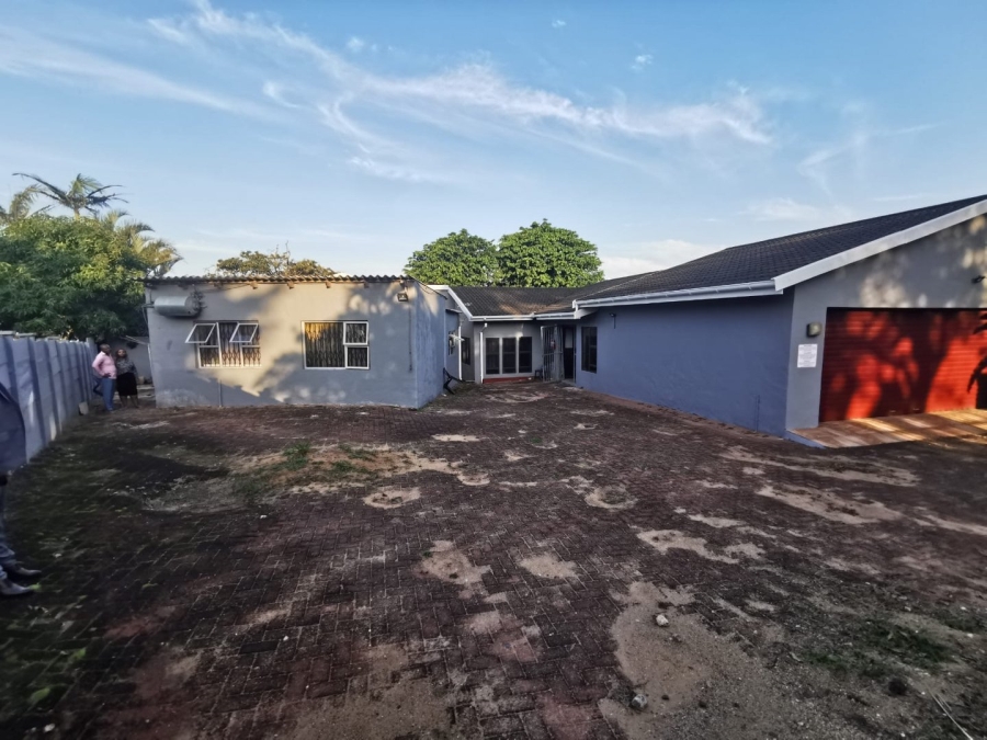 3 Bedroom Property for Sale in Umtentweni KwaZulu-Natal