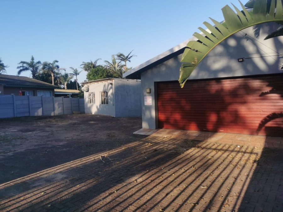 3 Bedroom Property for Sale in Umtentweni KwaZulu-Natal