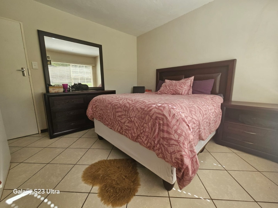 2 Bedroom Property for Sale in Sunnyridge KwaZulu-Natal