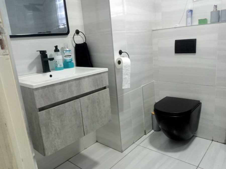 2 Bedroom Property for Sale in Waterval Park KwaZulu-Natal