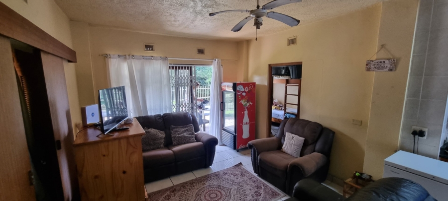 2 Bedroom Property for Sale in Uvongo KwaZulu-Natal