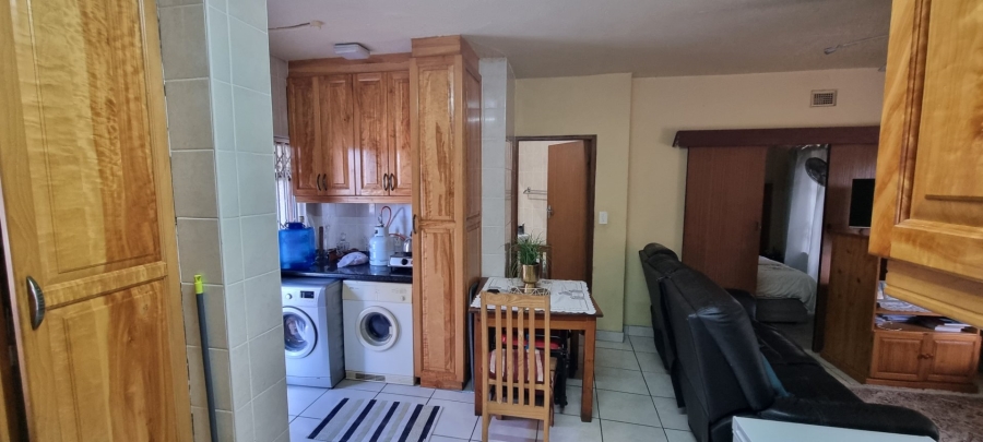 2 Bedroom Property for Sale in Uvongo KwaZulu-Natal