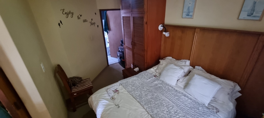 2 Bedroom Property for Sale in Uvongo KwaZulu-Natal